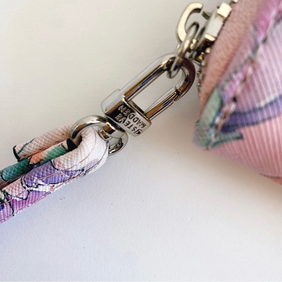STEVE MADDEN Pink Floral Wristlet Wallet - Picture 3 of 5